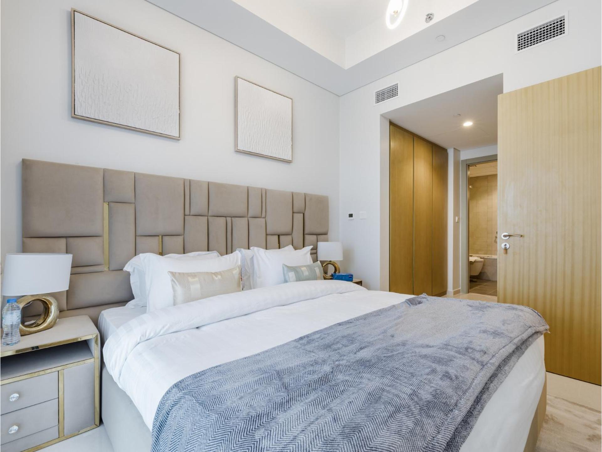 Stylish 2br Maid's Aykon Business Bay Dubai