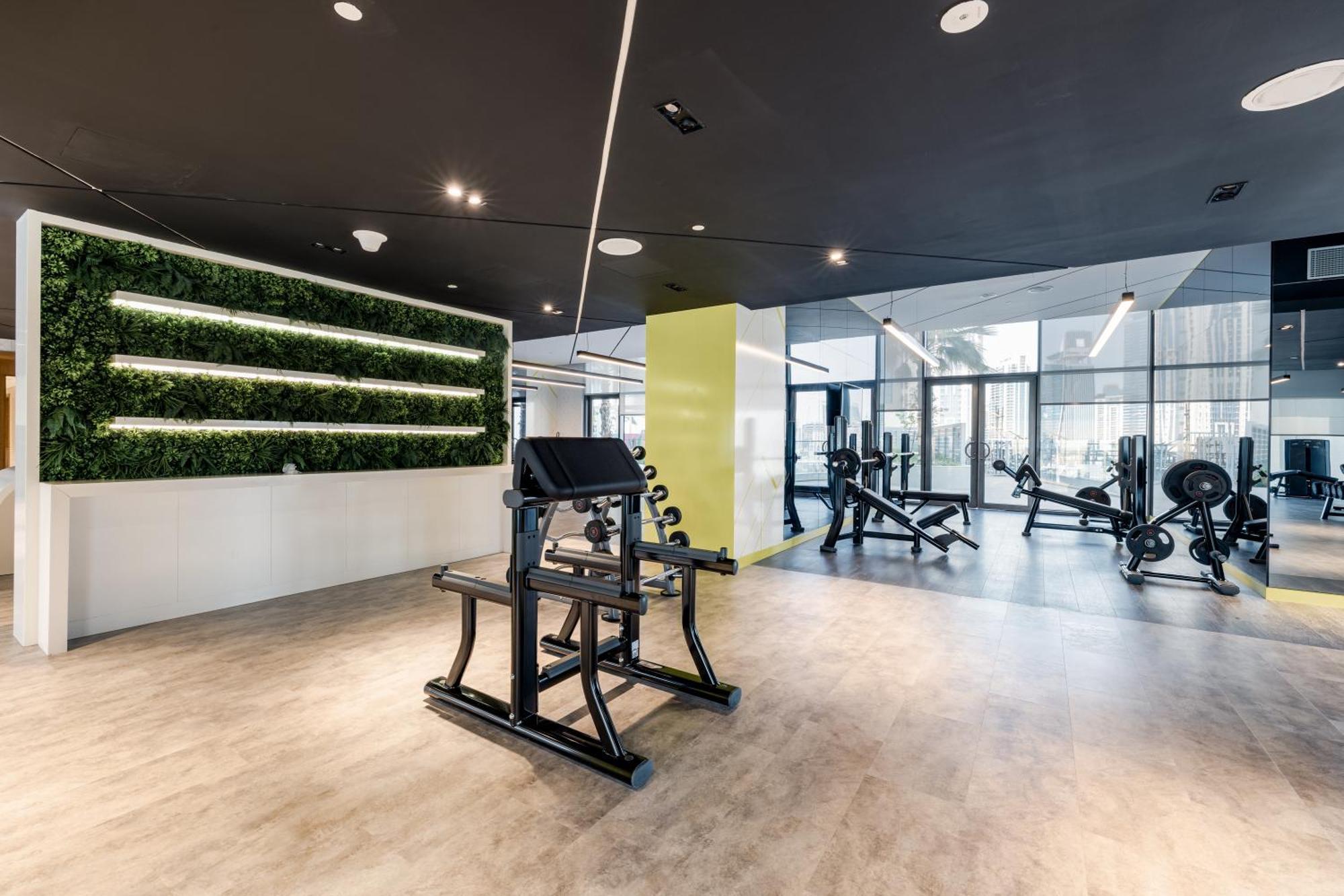 Stylish 2br Maid's Aykon Business Bay Apartment Dubai