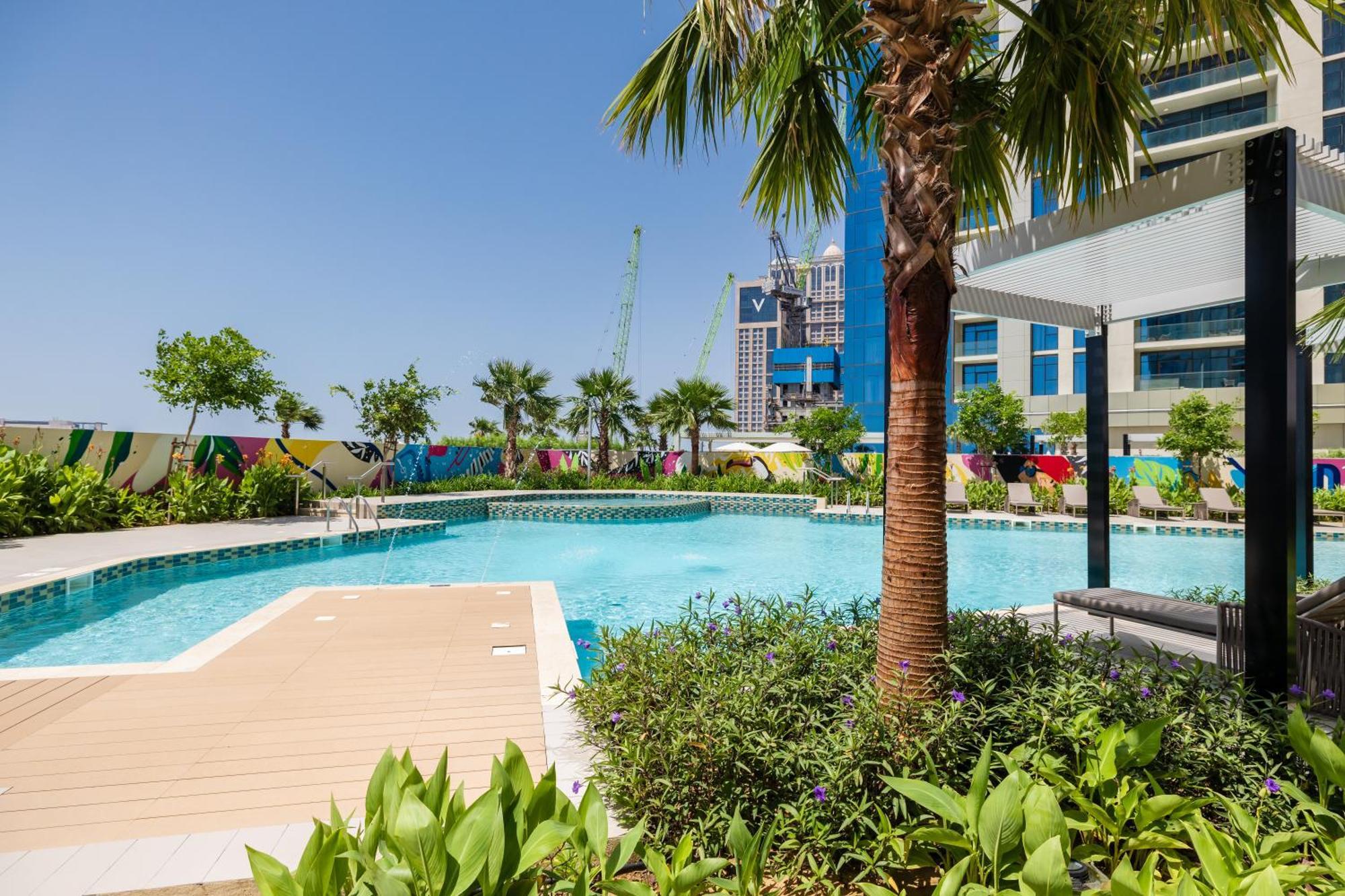 Stylish 2br Maid's Aykon Business Bay Apartment Dubai